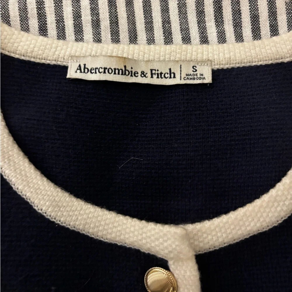 Abercrombie & Fitch Blue Button Up - Picture 2 of 3